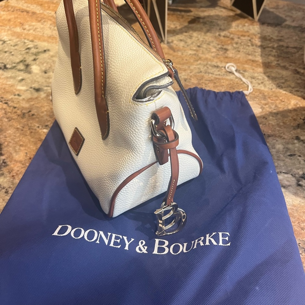 Dooney & Bourke - Picture 3 of 3